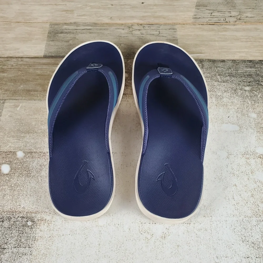 Olukai Leeward Mens Everyday Beach Sandals Sz 9 Comfort Navy Flip Flop Slides